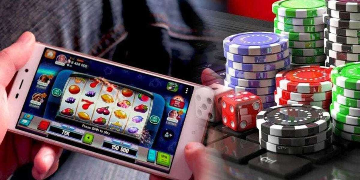 Online Gambling: Navigating the Virtual Casino World